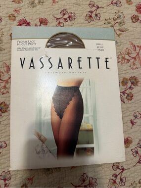 vassarette Beige Floral Lace Hi-Cut Panty Hosiery